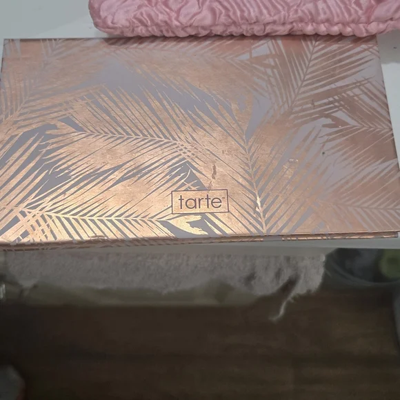 Tarte Rose Eyeshadow Palette - Picture 2 of 4